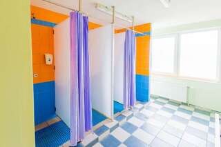Хостелы Hostel Brize Лиепая Одноместный номер эконом-класса с общей ванной комнатой и туалетом-8